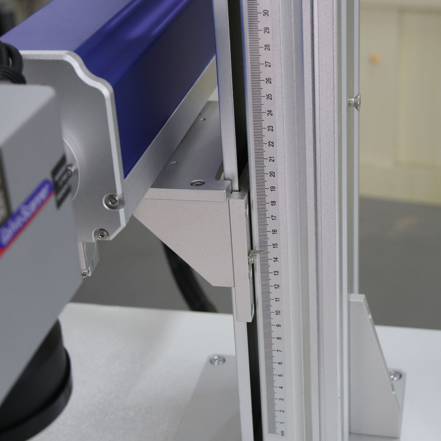 floor closed type laser engraver-1