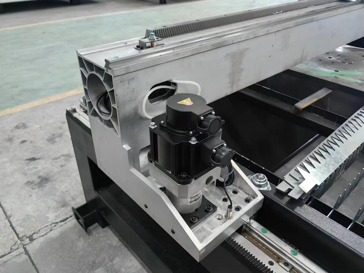 Servo, Guide Rail & Rack — Factory configuration example; appearance varies by specification